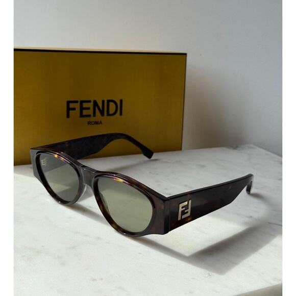 NEW Fendi FE40158I Brown Green Unisex Sunglasses - Picture 1 of 9